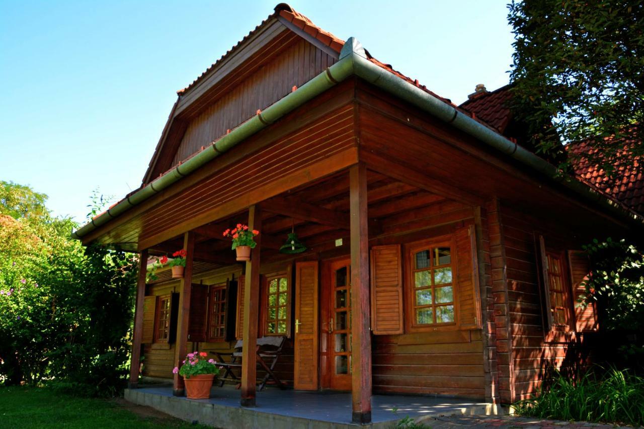 Sipito Pihenopark Hotel Pilis Exterior photo